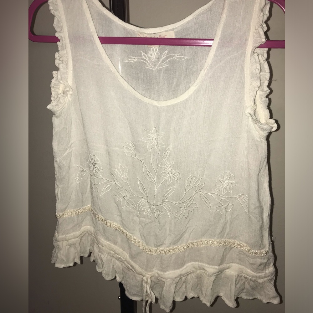 🍬 2 for $10🍬Shrinking Violet sleeveless shirt